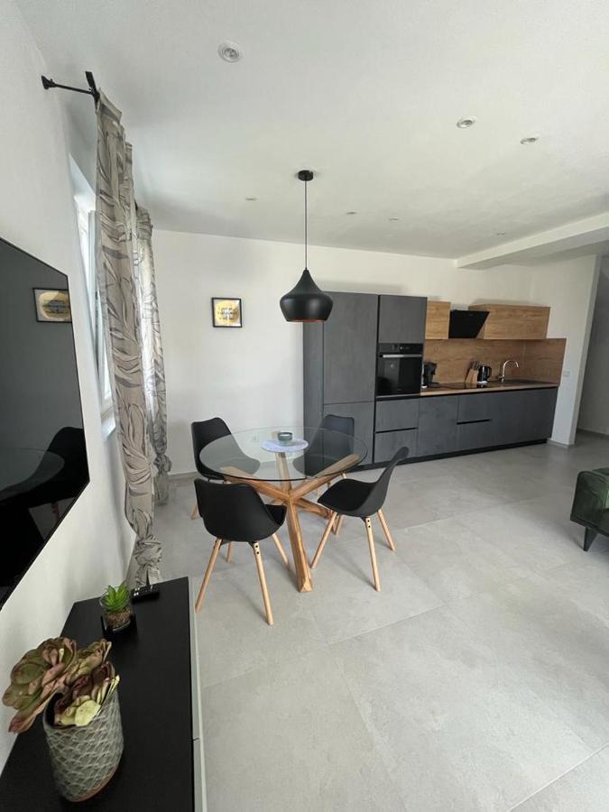 Haus Dalmatia With Heated Pool Apartment Bibinje Exterior photo